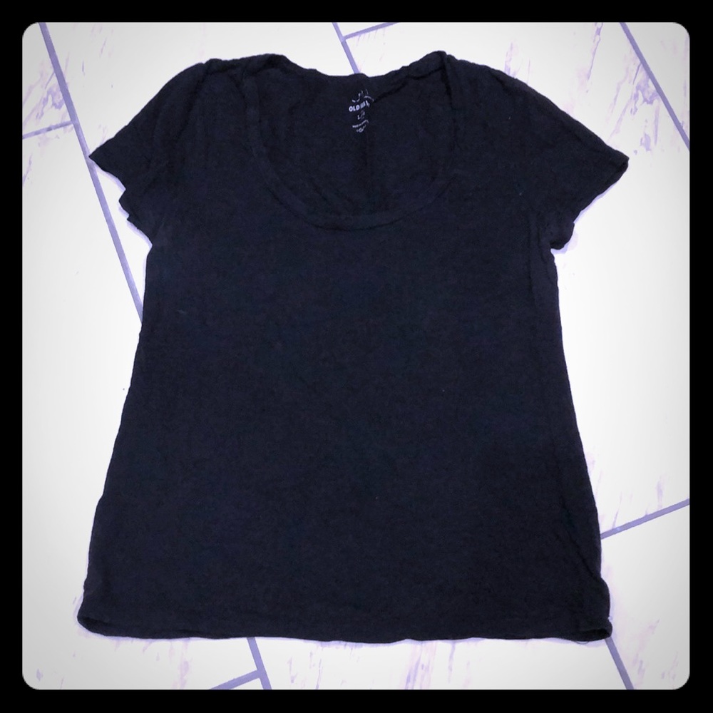 Scoop-neck Black Tee